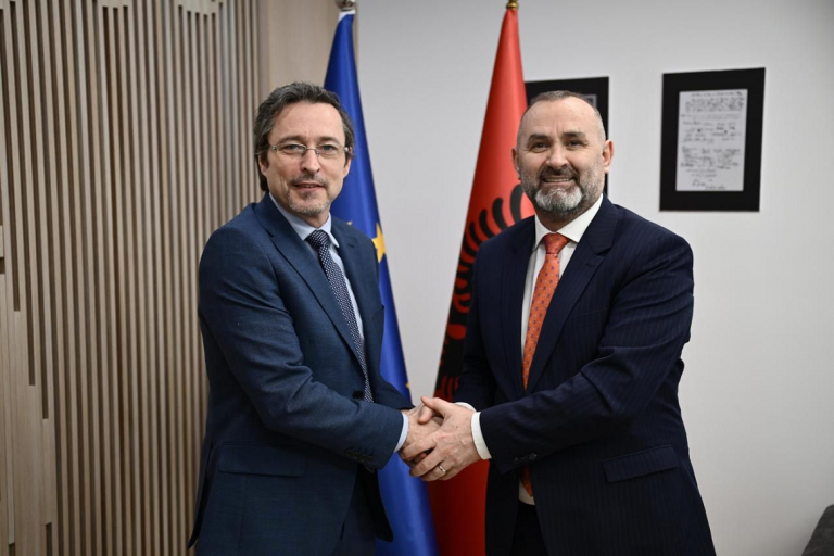 Incontro Amb. con Min. Manja