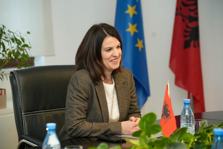 Min Kociu-Amb.Alberti_3