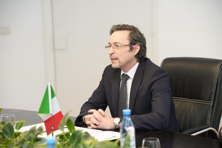 Min Kociu-Amb.Alberti_4